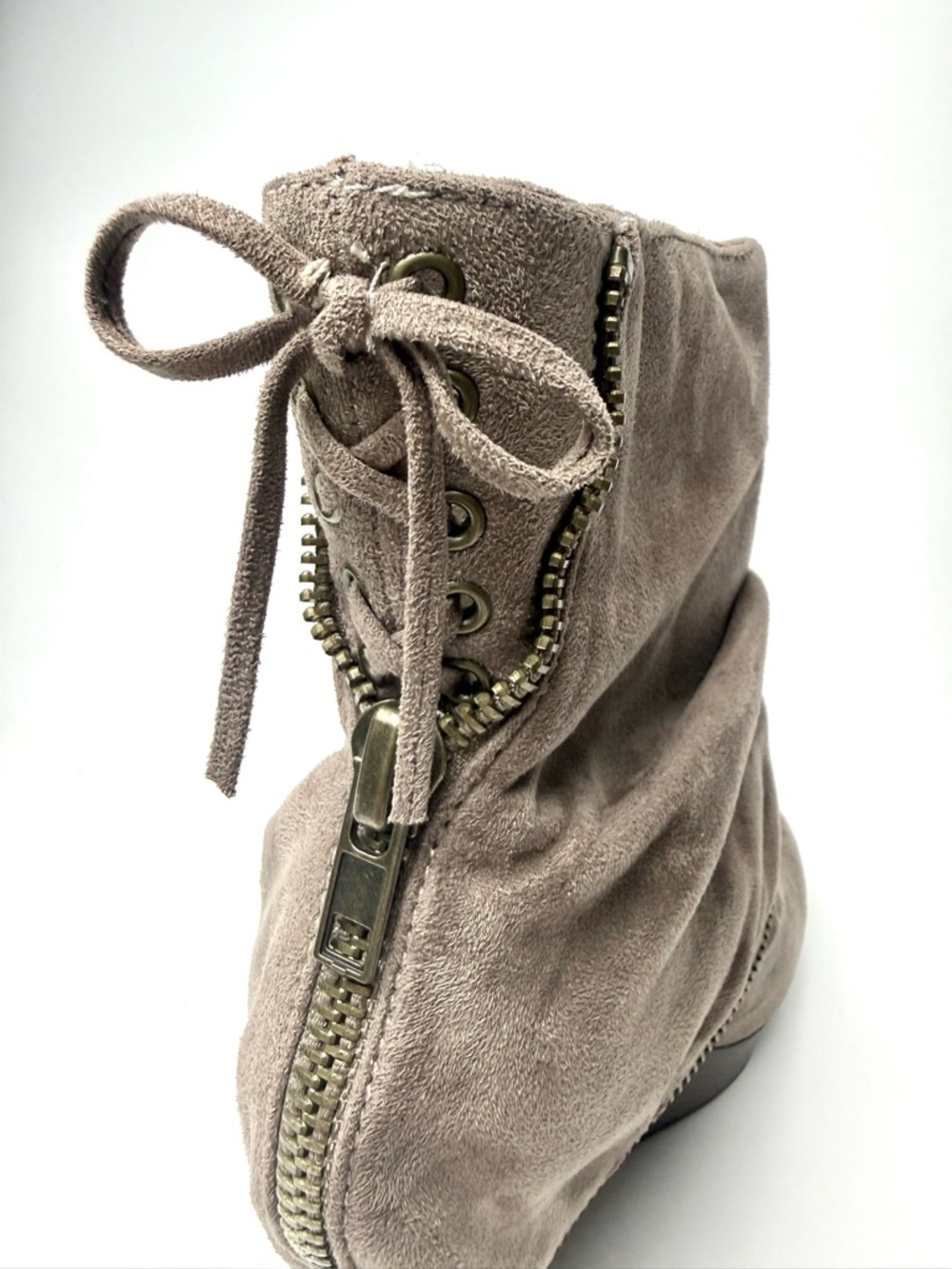 Women’s Size 7.5 Taupe Wedge Ankle Boots Slouchy Zip Accent - Picture 8 of 10